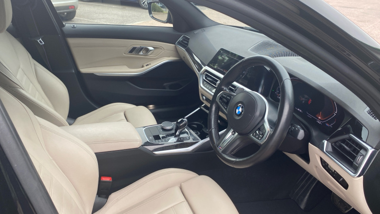BMW 3 Series 320i xDrive M Sport 4dr Step Auto [Pro Pack] Petrol Saloon